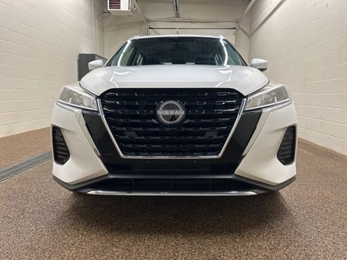 Used 2023 Nissan Kicks SV image 6
