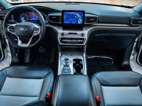 Certified 2022 Ford Explorer XLT w/ Equipment Group 202A image 26