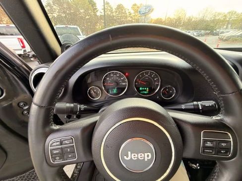 Used 2013 Jeep Wrangler Unlimited Sahara w/ Connectivity Group AWD/4WD image 4