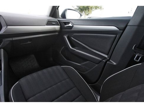 Used 2023 Volkswagen Jetta Sport image 14