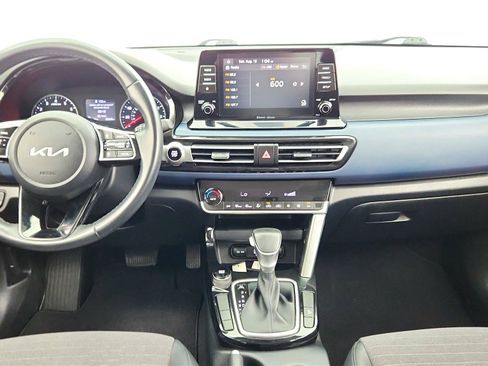 Used 2023 Kia Seltos S FWD image 11
