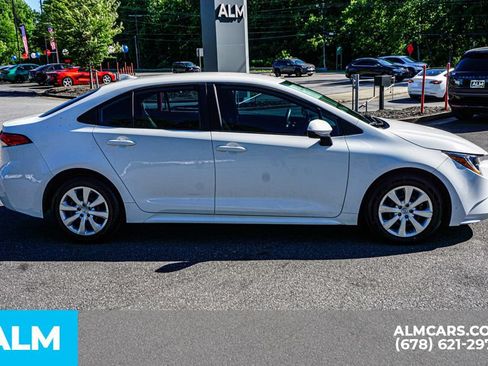 Used 2023 Toyota Corolla LE FWD image 9