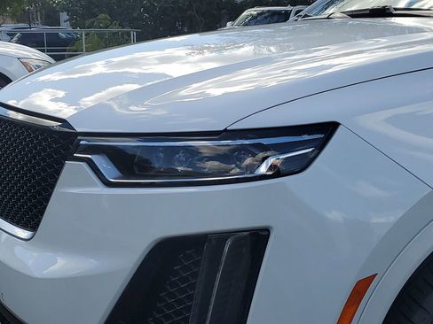 Certified 2024 Cadillac XT6 Sport w/ Platinum Package image 9