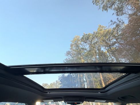 Used 2019 Chevrolet Blazer Premier w/ Sun and Wheels Package image 24