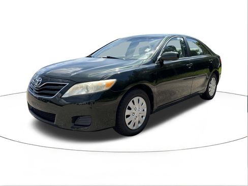 Used 2010 Toyota Camry LE FWD image 7