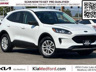Used 2022 Ford Escape SE image 1