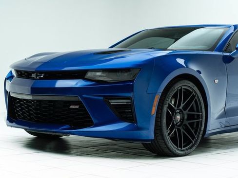 Used 2017 Chevrolet Camaro SS image 10