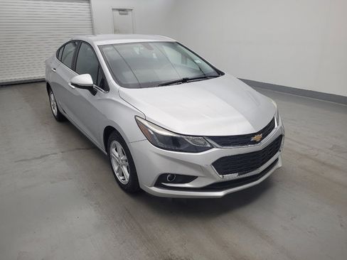 Used 2018 Chevrolet Cruze LT w/ Convenience Package FWD image 13
