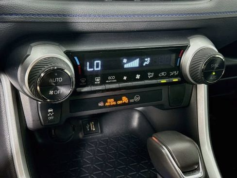 Certified 2025 Toyota RAV4 SE AWD/4WD image 17
