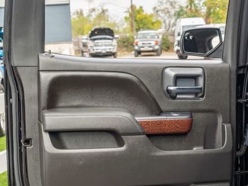 Used 2015 GMC Sierra 1500 SLE w/ SLE Value Package image 32