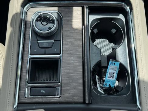 Used 2023 Ford Expedition Limited RWD image 17