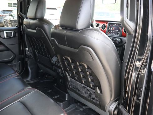 Used 2019 Jeep Wrangler Unlimited Rubicon AWD/4WD image 14