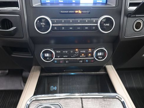 Used 2020 Ford Expedition Limited w/ Equipment Group 302A AWD/4WD image 17