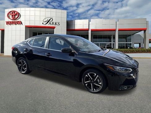 Used 2024 Nissan Sentra SV image 1