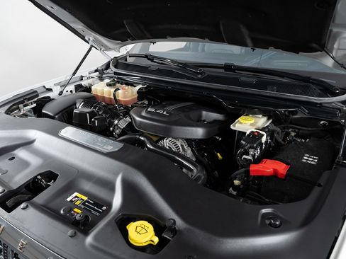 Used 2022 Jeep Grand Wagoneer Series III w/ Rear Seat Video Group 1 image 39