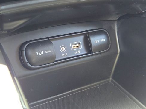 Used 2017 Kia Sorento LX w/ LX Convenience Package image 26