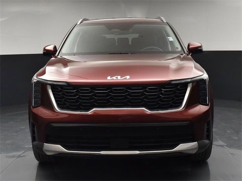 Certified 2025 Kia Sorento S image 3