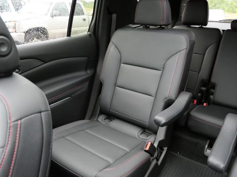 Used 2026 Chevrolet Traverse Z71 w/ Driver Confidence Package AWD/4WD image 12