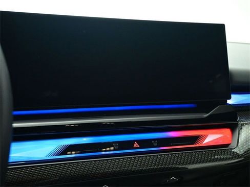 Used 2025 BMW M5 w/ Carbon Package image 24