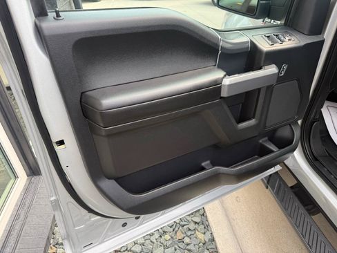 Used 2018 Ford F150 XLT w/ Equipment Group 302A Luxury AWD/4WD image 12