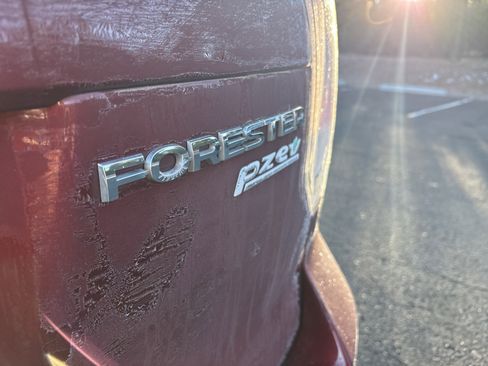 Used 2017 Subaru Forester 2.5i Premium w/ All-Weather Package image 12