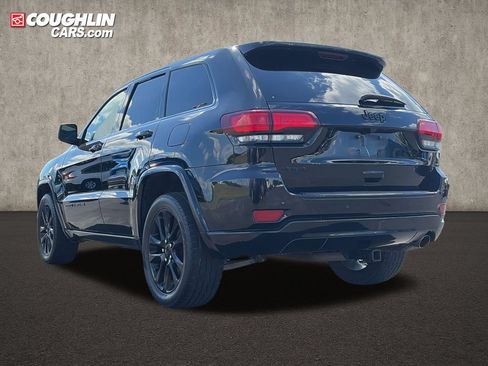 Used 2018 Jeep Grand Cherokee Altitude AWD/4WD image 5