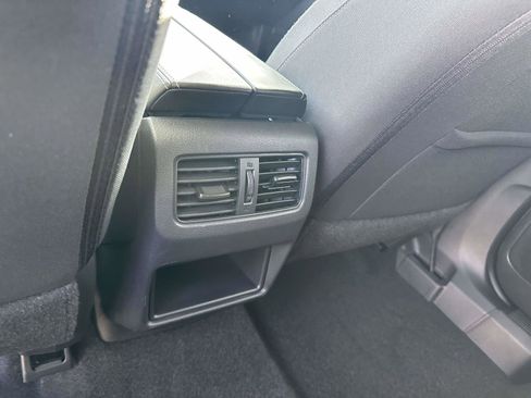 Used 2025 Nissan Rogue S image 10