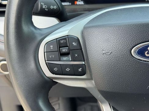 Used 2025 Ford Explorer Active RWD image 11