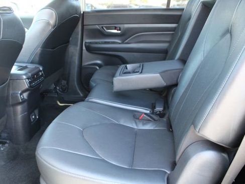 Used 2024 Toyota Grand Highlander FWD image 36