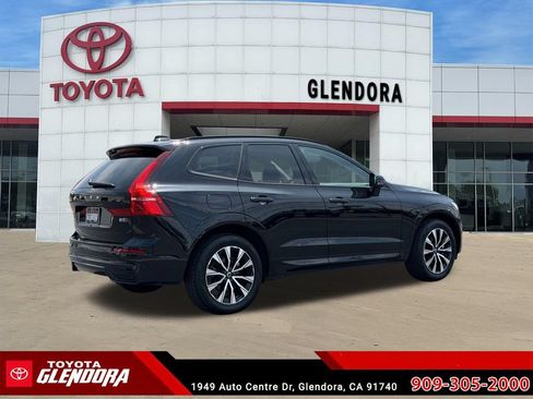 Used 2025 Volvo XC60 B5 Plus AWD/4WD image 11