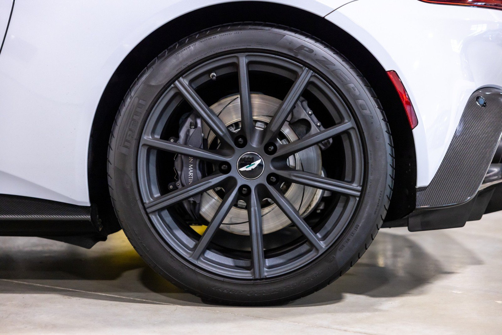Used 2019 Aston Martin V8 Vantage Coupe RWD image 17