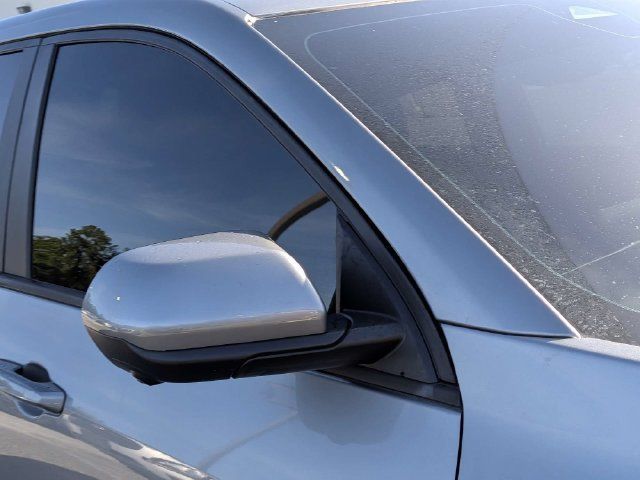 Used 2025 Chevrolet Equinox LT w/ Safety and Technology Package FWD image 7