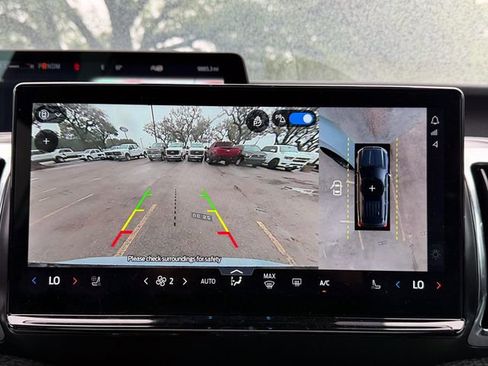 Used 2025 Ford Expedition Tremor AWD/4WD image 16