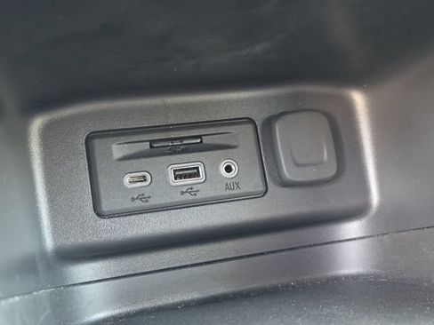 Used 2023 Chevrolet Equinox RS w/ RS Leather Package FWD image 27