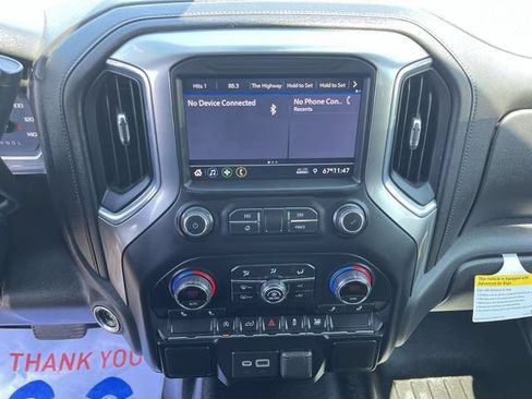 Used 2021 Chevrolet Silverado 1500 LT AWD/4WD image 14