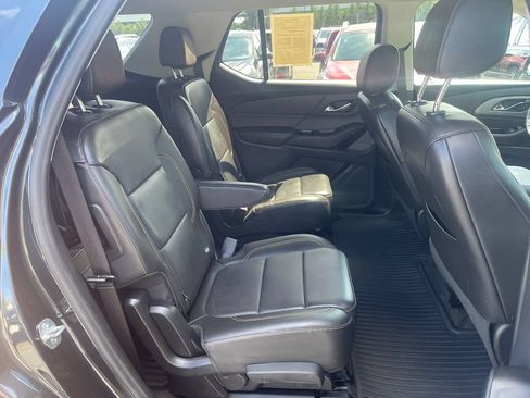 Used 2020 Chevrolet Traverse LT w/ LT Premium Package AWD/4WD image 19