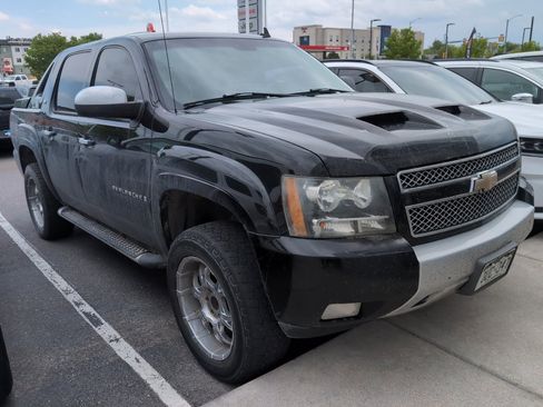 Used 2008 Chevrolet Avalanche LT w/ LT Preferred Equipment Group AWD/4WD image 2