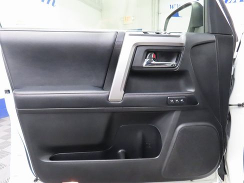 Used 2019 Toyota 4Runner Limited image 46