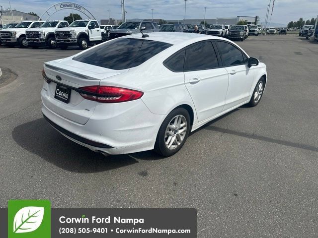 Used 2018 Ford Fusion SE w/ Fusion SE Technology Package FWD image 7