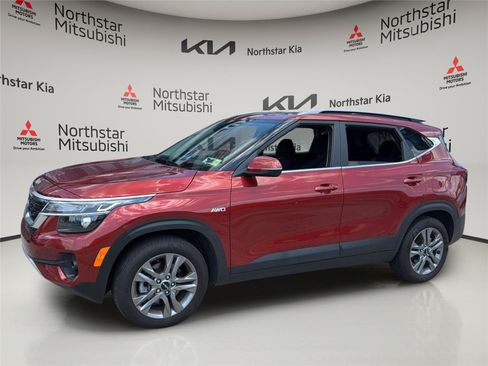 Used 2023 Kia Seltos S AWD/4WD image 2