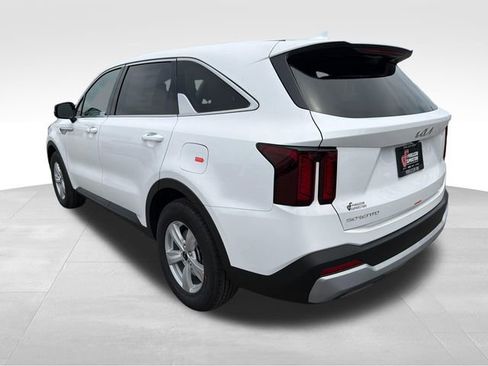 New 2026 Kia Sorento LX FWD image 5