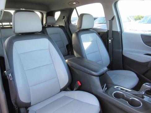 Used 2021 Chevrolet Equinox Premier image 9