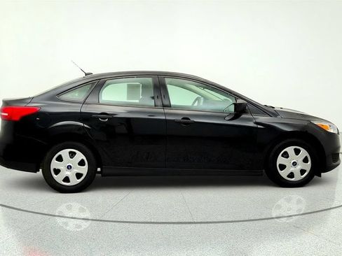 Used 2016 Ford Focus S FWD image 4