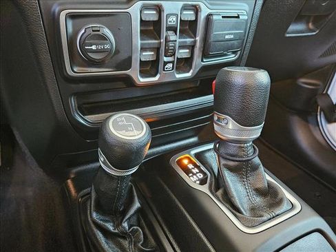 Used 2020 Jeep Gladiator Sport w/ Quick Order Package 24S image 15