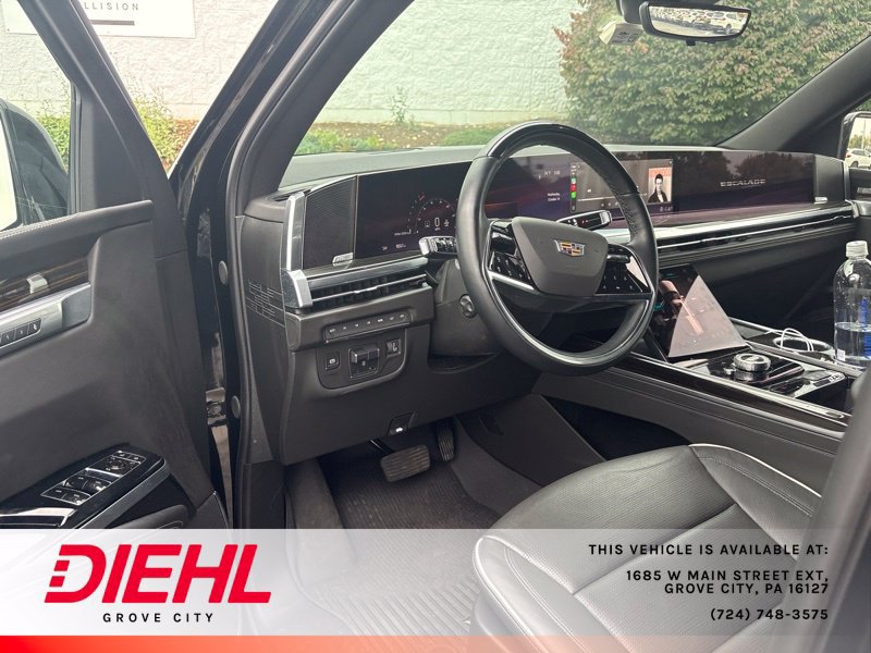 Used 2025 Cadillac Escalade Premium Luxury w/ Touring Package AWD/4WD image 9