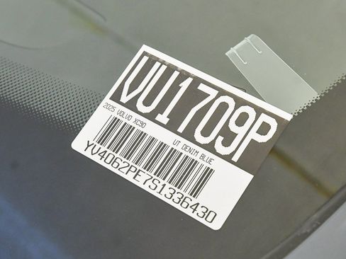Certified 2025 Volvo XC90 B6 Ultra image 29