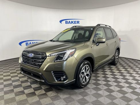 Used 2024 Subaru Forester Premium AWD/4WD image 1