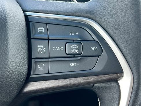 New 2026 Jeep Grand Cherokee Altitude AWD/4WD image 19