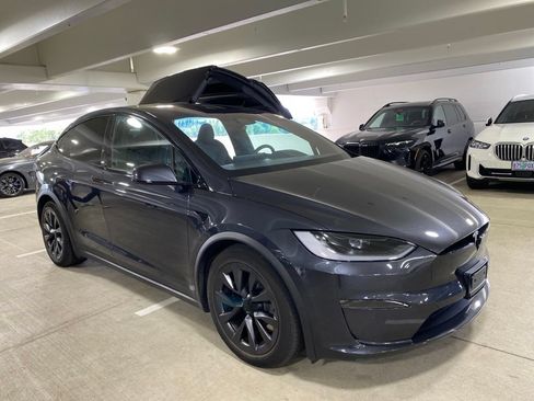 Used 2025 Tesla Model X AWD/4WD image 7
