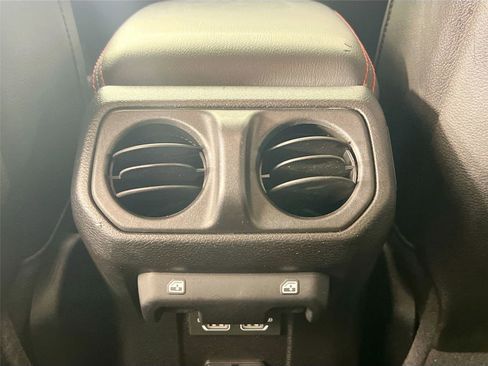 Used 2021 Jeep Wrangler Unlimited Rubicon image 24